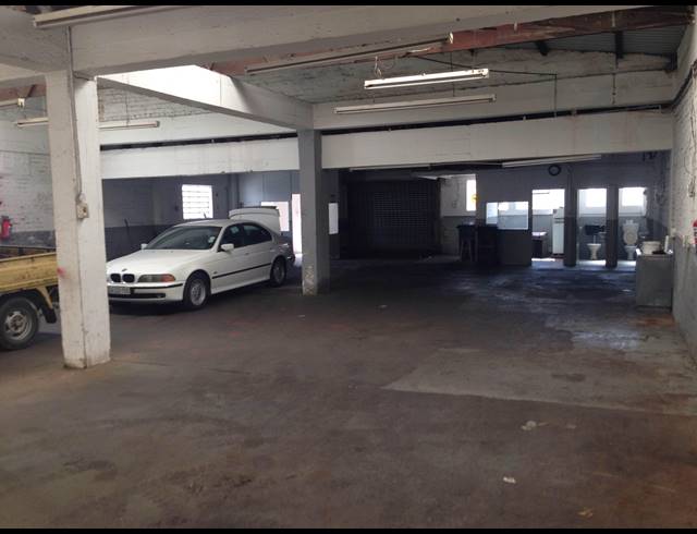 260M² FACTORY TO LET IN PAARDEN EILAND